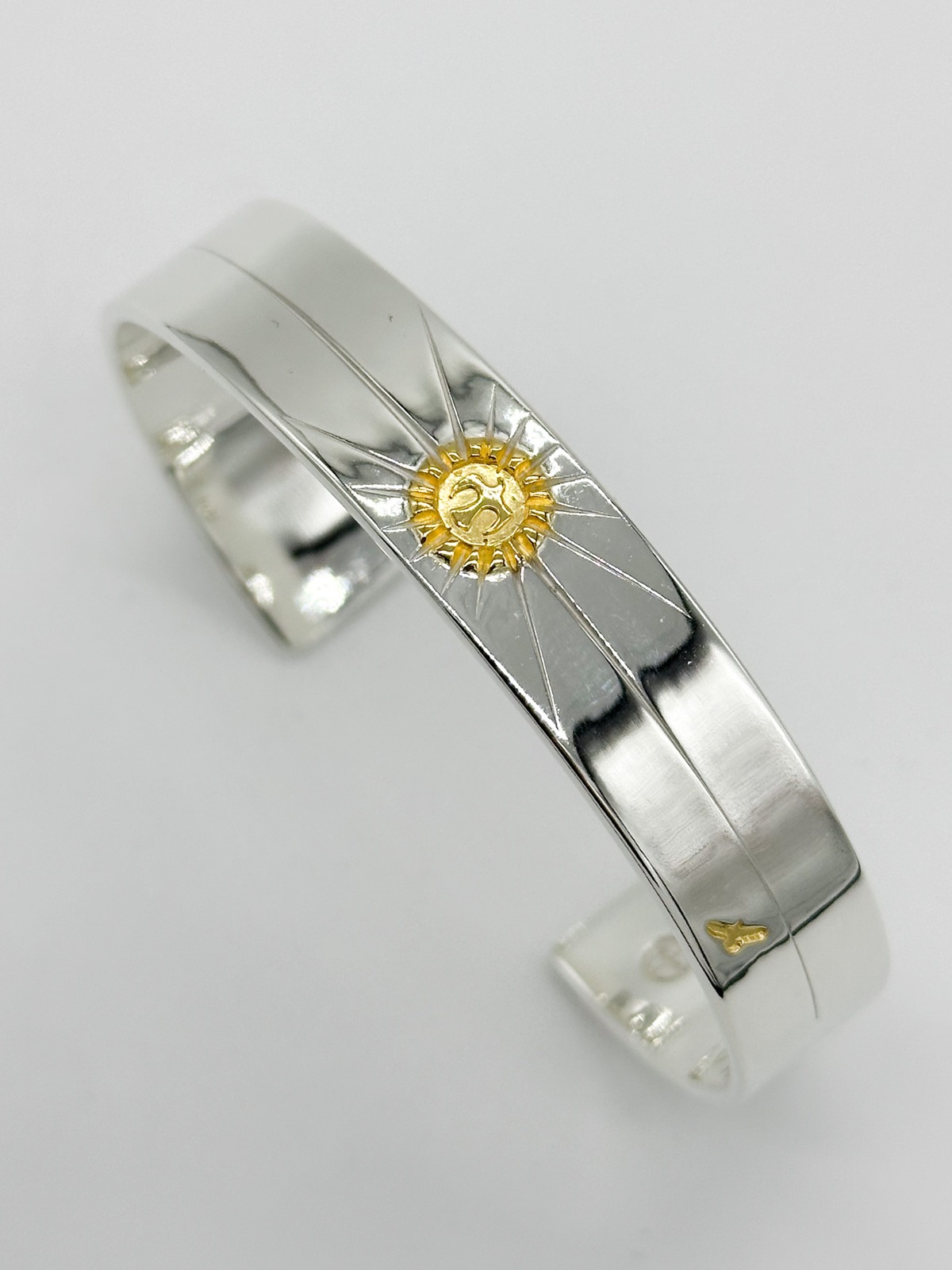THE SUN K24p 16陽光彫り bangle 12mm幅(Goldイーグルスタンプ) | Good 