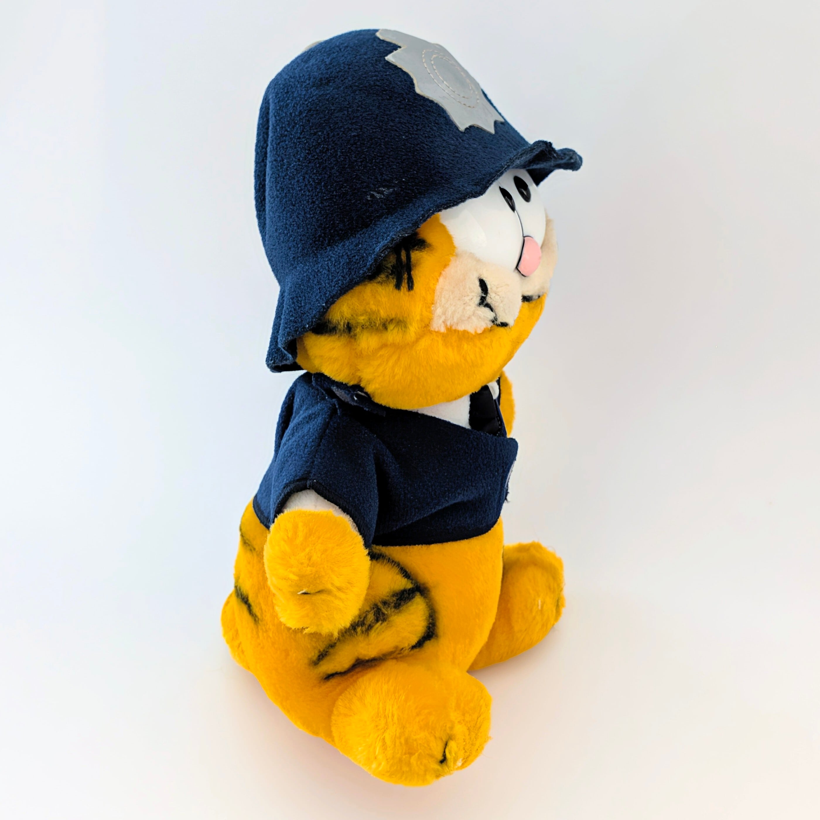 ☆ VINTAGE 1980年代初期 ☆【 Garfield ( ガーフィールド ) 】『 ガーフィールドポリス 』ぬいぐるみ プラッシュ plush 1980年代年製 〚アメリカン雑貨 アメトイ〛