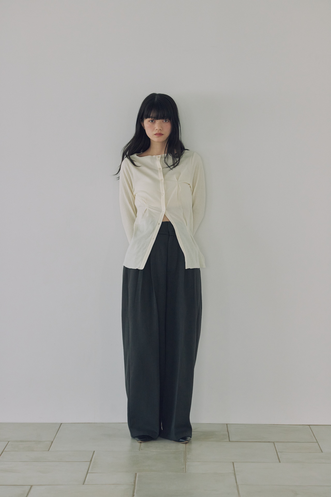 DU260523 Tuck Design Tops