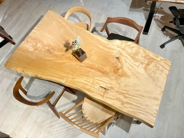 白栃（トチ）_2000×750-780-1110×50_青山店_テーブル天板/一枚板 20774