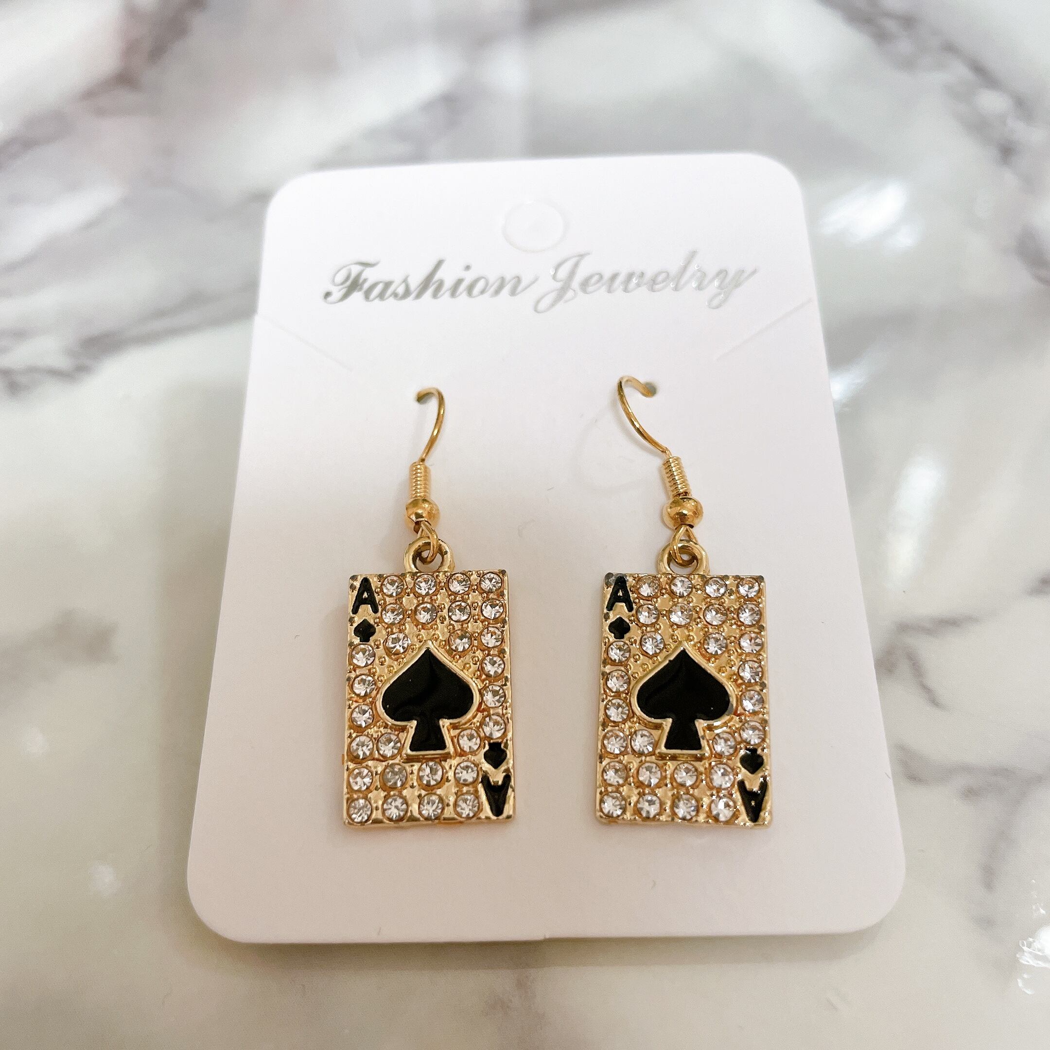 キラキラshop トランプモチーフ ユラユラ ピアス K18WG｜レディース