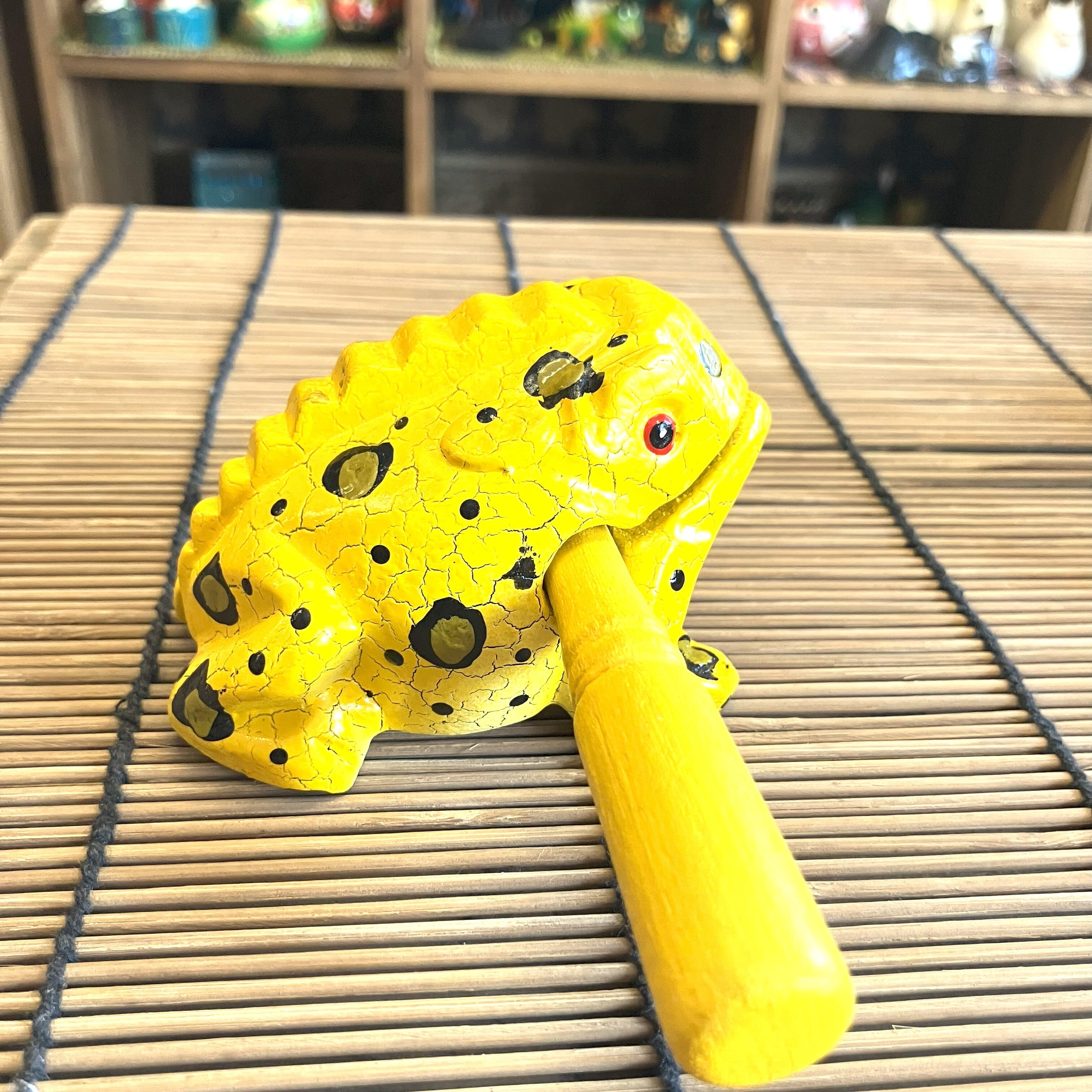 カエル 置物 ギロ 楽器 木製 イエロー タイ製 | ten6duca