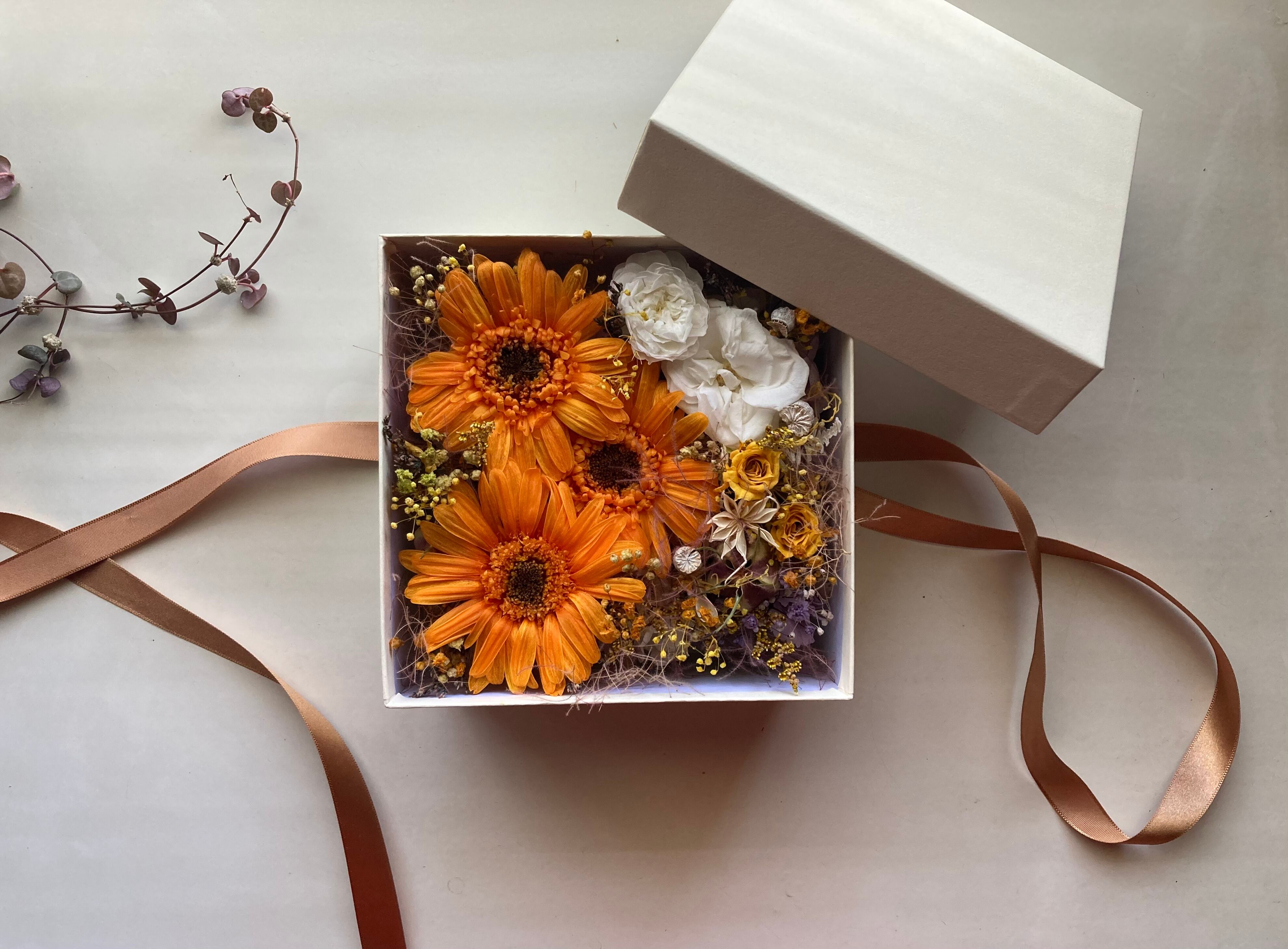 ガーベラのbox flower✴︎プリザーブドフラワー✴︎ | Pay ID