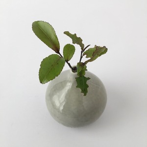 グレーのフラワーベース｜Gray Flower Vase