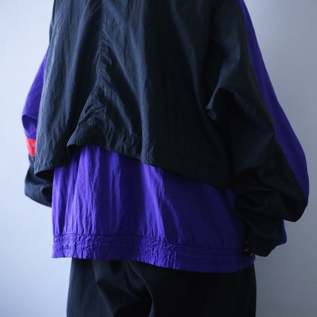 "PUMA" good coloring and gimmick design over silhouette nylon blouson