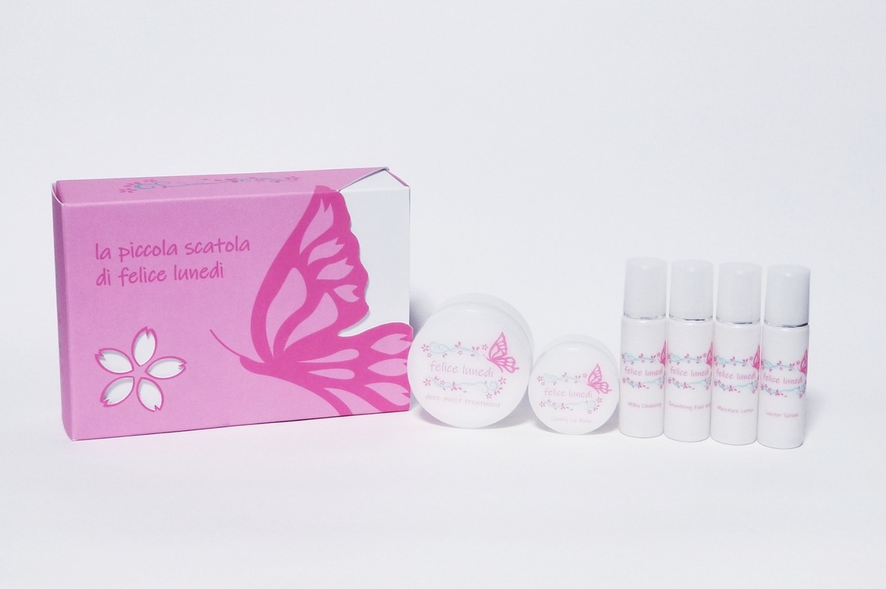 フェリーチェルネディの小箱（スキンケア・ヘアケア・リップケアセット）