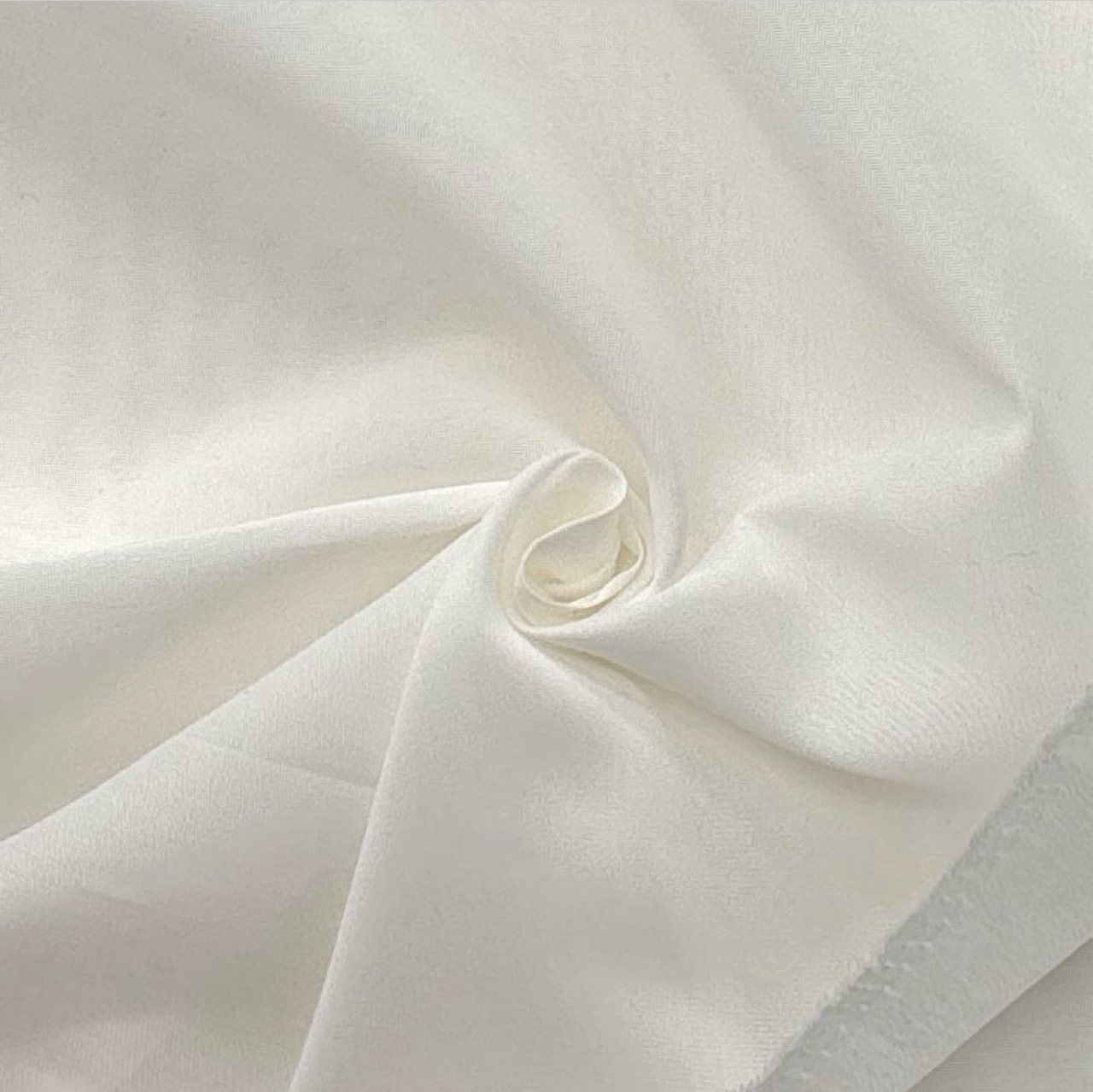 TB035◆2m◆M◆ポリエステル100%やや薄手コシ感あり生地◆オフホワイト