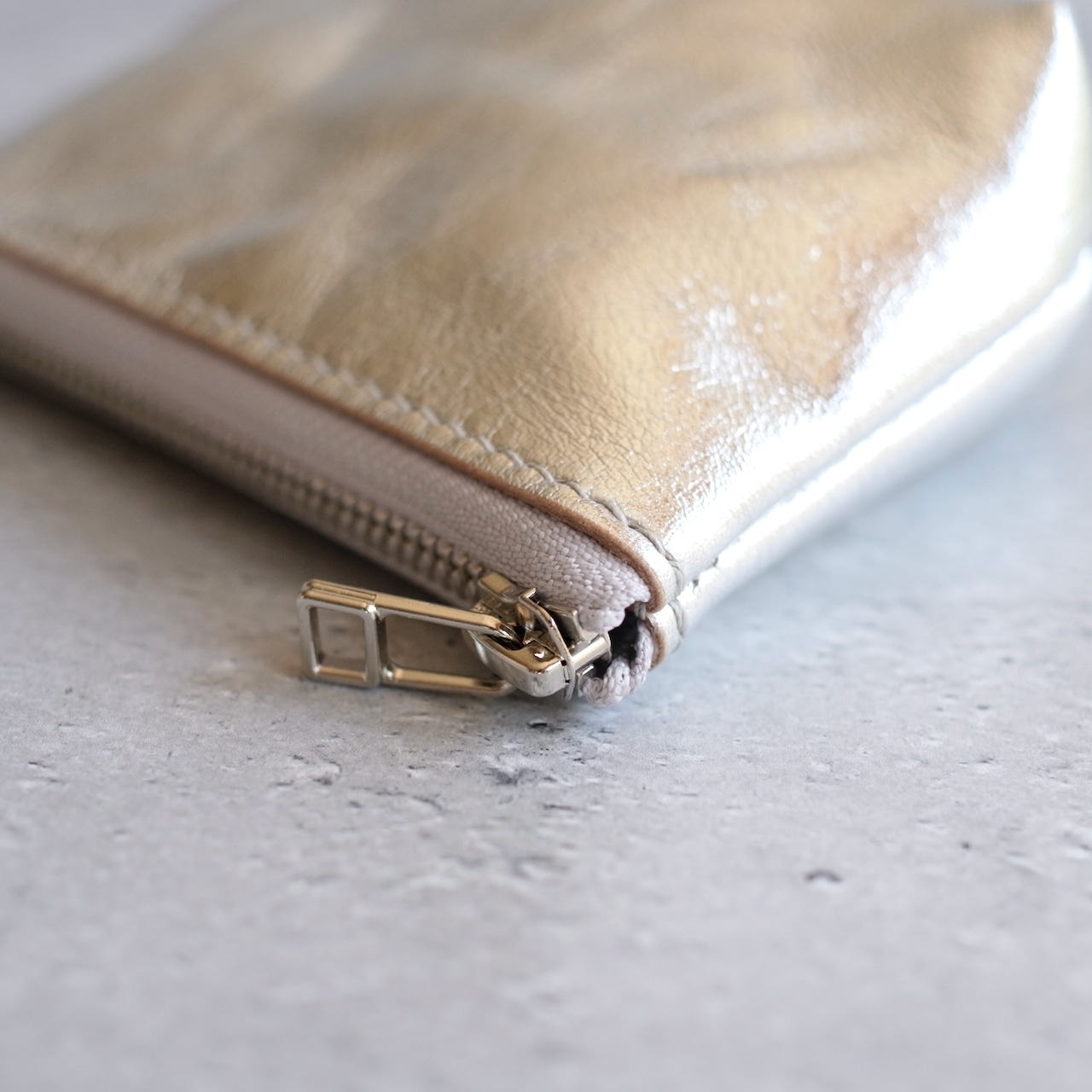 DR POUCH S 01