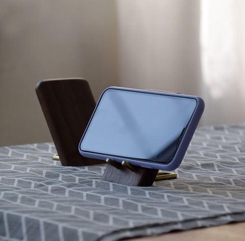 木製スマホスタンド ブラックウォールナット 無垢材 スマートフォンスタンド 天然木 高級 おしゃれ インテリア雑貨 デスクアクセサリー ナチュラル 北欧風