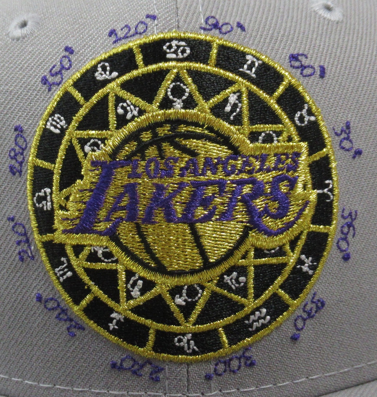 Exclusive NEW ERA 59fifty Los Angeles Lakers　ロサンゼルス・レイカーズ　GRAY