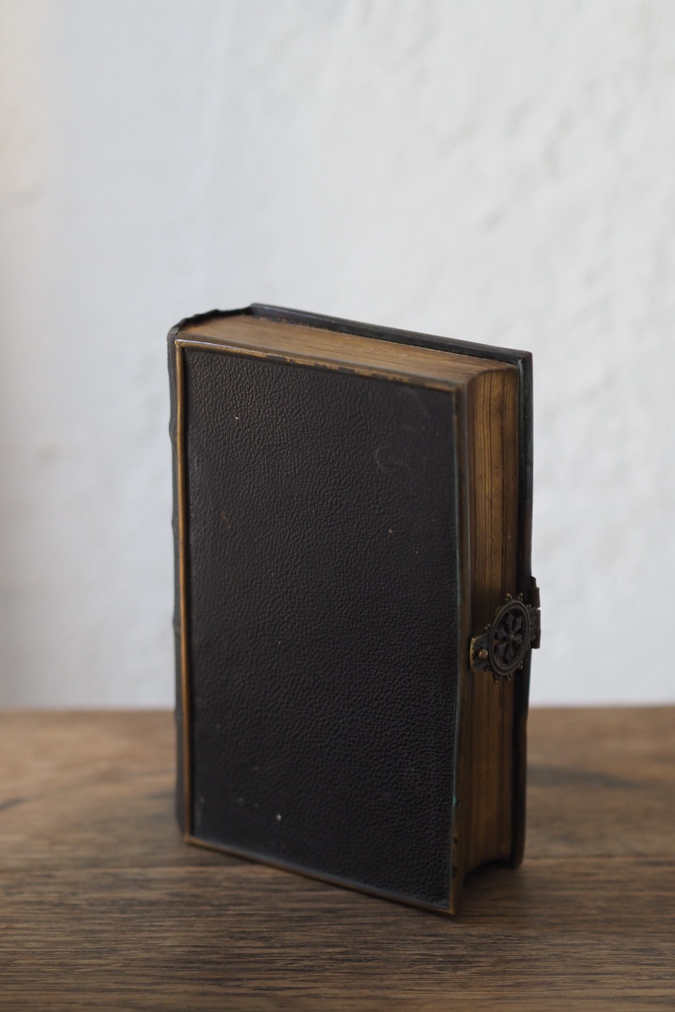 革装丁の祈祷書-antique prayer book | アンティーク.ヴィンテージ家具