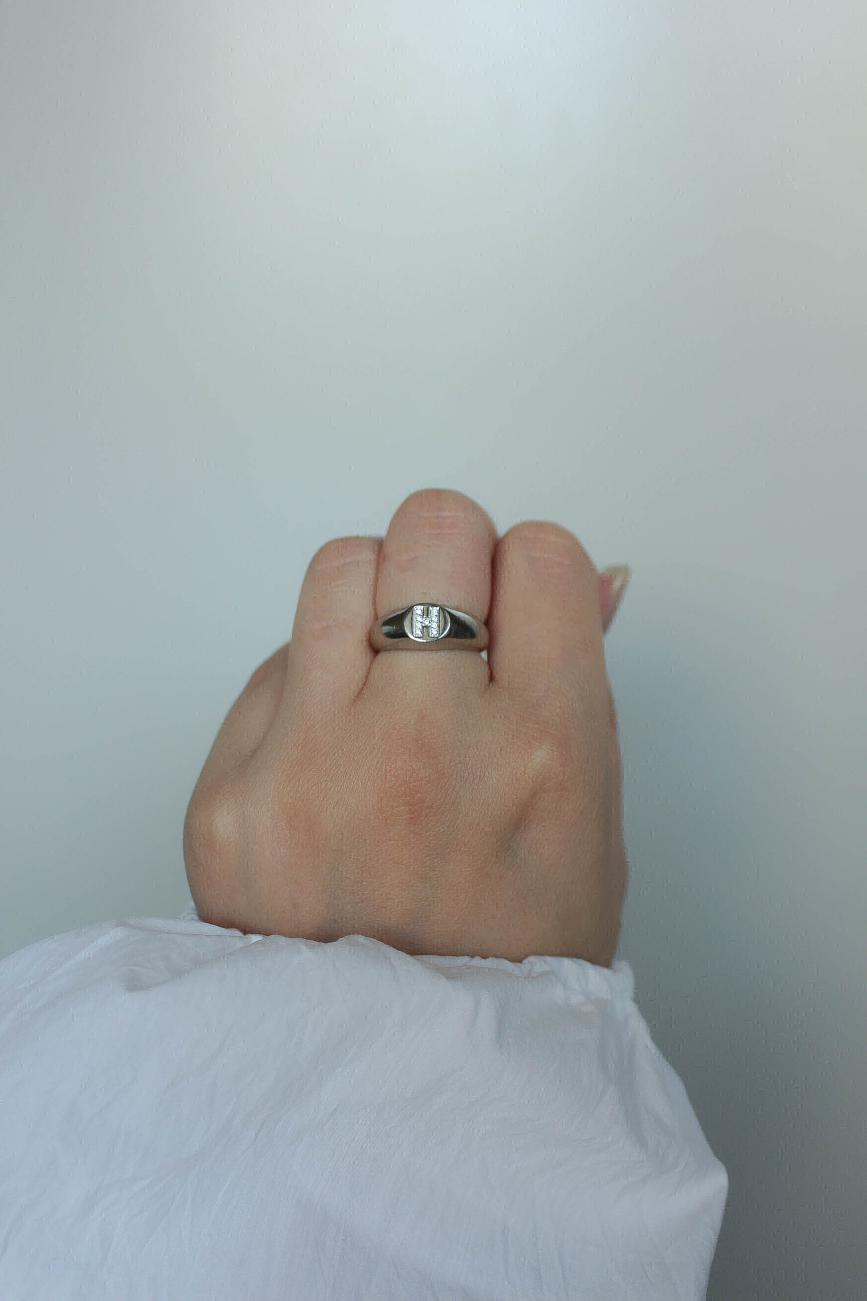 Signet Initial Dia Ring / Silver | ebine(エビネ)|金属アレルギー