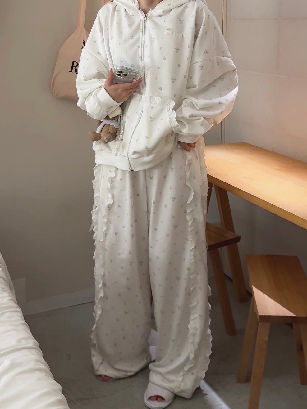 MARRYME LACE SWEAT PANTS | MARRY ME.official