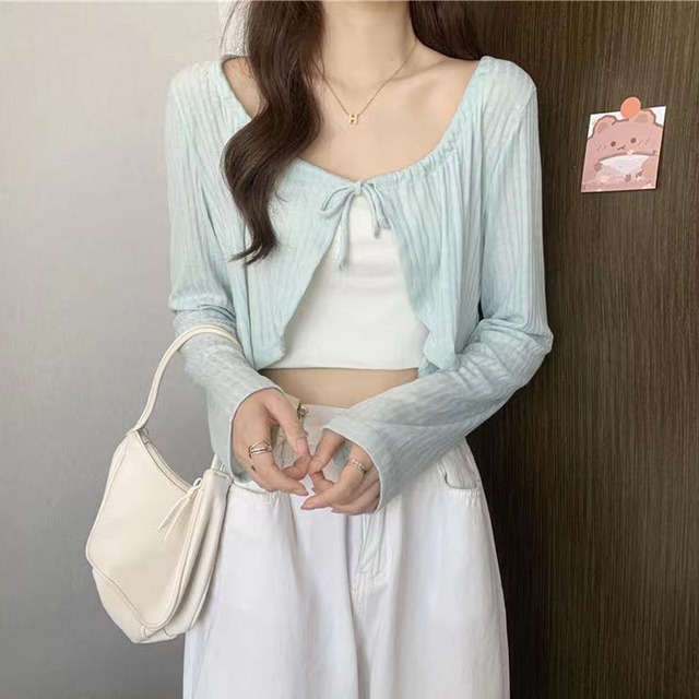 トップス レディース カーディガン ボレロ ミニ丈 ショート丈 クロップド丈 長袖 ストレート リボン フロントリボン かわいい 大人可愛い シンプル カジュアル 清楚 フェミニン シック おしゃれ 綺麗 おとな ナチュラル こなれ感 ラフ ラブリー キュート ガーリー 個性的 モダン ロマンチック 抜け感 存在感 主役級 無地 学生 デート お出かけ 女子会 休日 フリーサイズ ホワイト アプリコット ブルー 春 夏 10代 20代 30代 韓国 韓国系 着回し 普段使い 重ね着 楽ちん モテ 送料無料