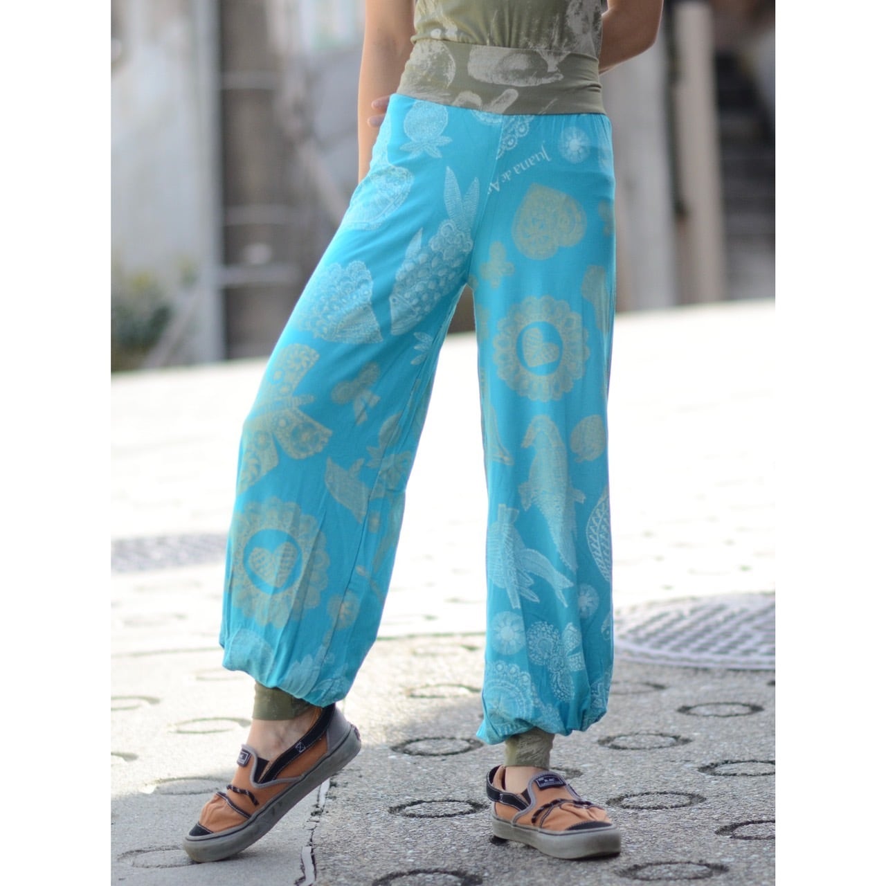 ホアナデアルコ juana de arco アラジンパンツ ニャンドゥティ柄 アラジンパンツ M (パープル/ニャンドゥティ柄) | juanadearco