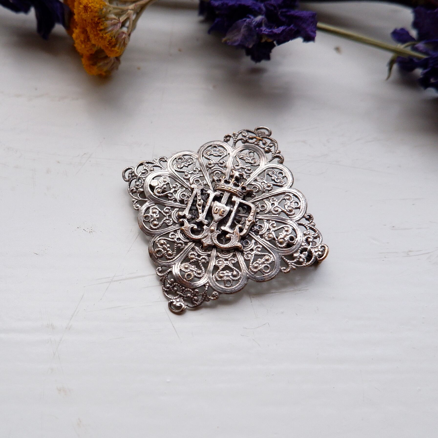 ノートルダム・ド・ルルドの王冠のブローチ (bell-32) | past things