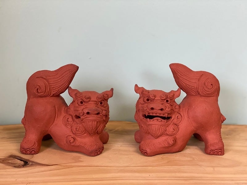 ホーヤーシーサー（小）赤【てぃーち工房】 | 沖縄の工芸品 うぃーりきさん