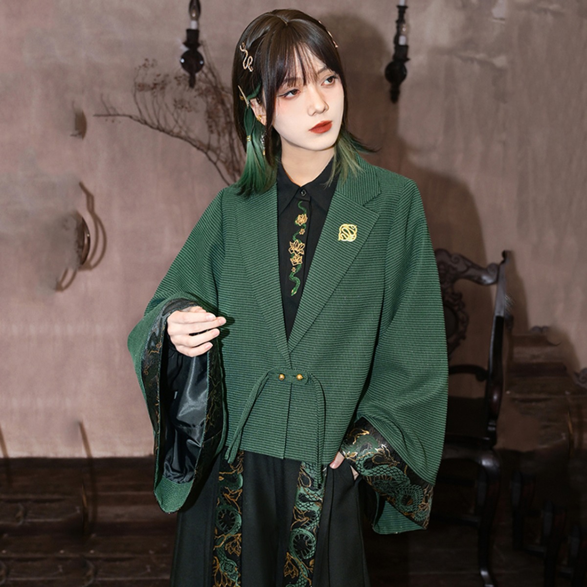 【古怪舍---升卿シリーズ】★チャイナ風アウター★ Vネック 刺繍 漢元素 漢服トップス グリーン 緑 | elegant