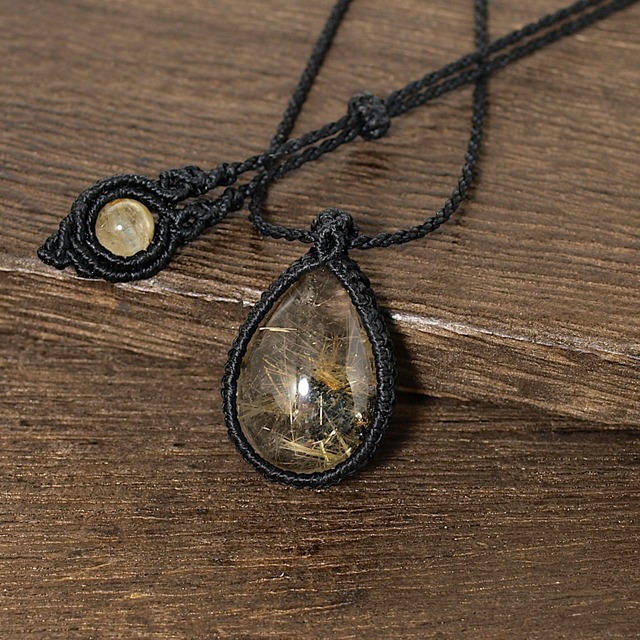 【一点物】ガーデンルチルクォーツのドロップルースを包んだマクラメネックレス