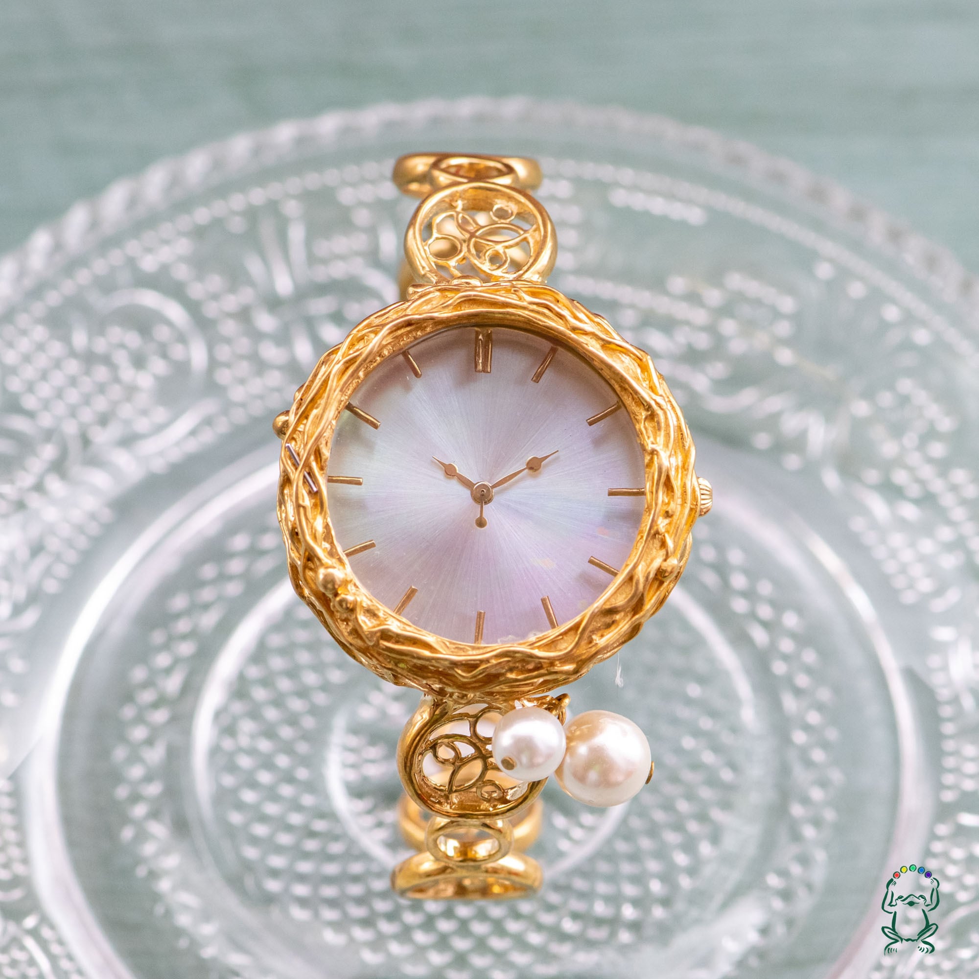 時計職人が作ったブレスレットのような華奢腕時計 - 時計