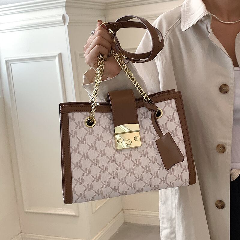 サマーチェーン ショルダーバッグレッド 夏物 トートバッグ スクウェア ハンドバッグ 手作りハンドバック72677971045