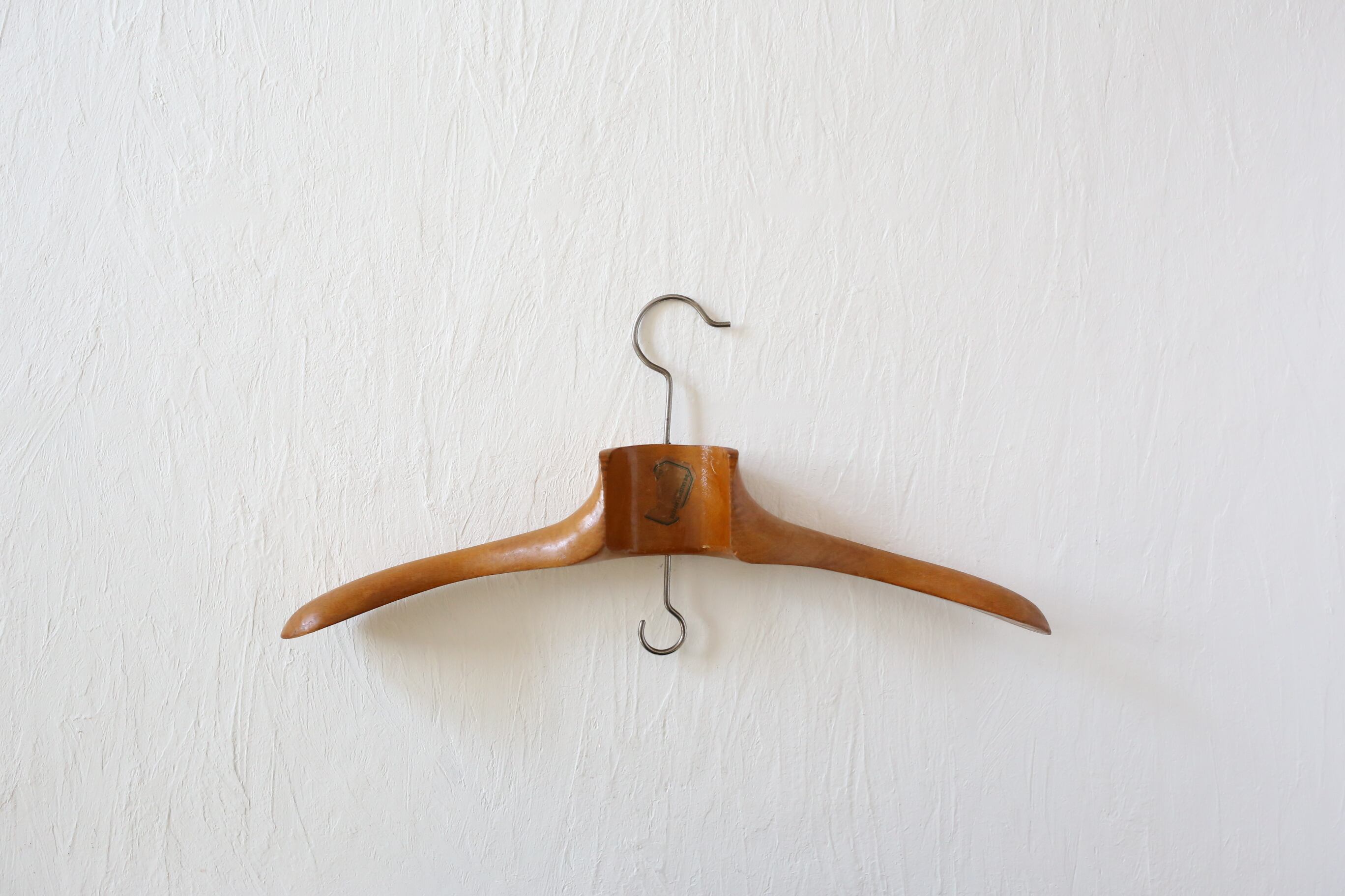 フランス アンティーク ヴィンテージ 木製ハンガー 『GALERIES LAFAYETTE 』 N-03626d