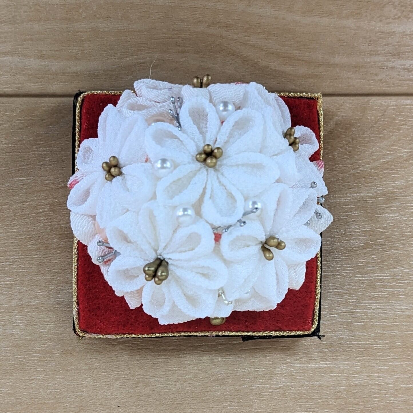つまみ細工 紅梅白梅 花籠 ハンドメイド | PAY ID