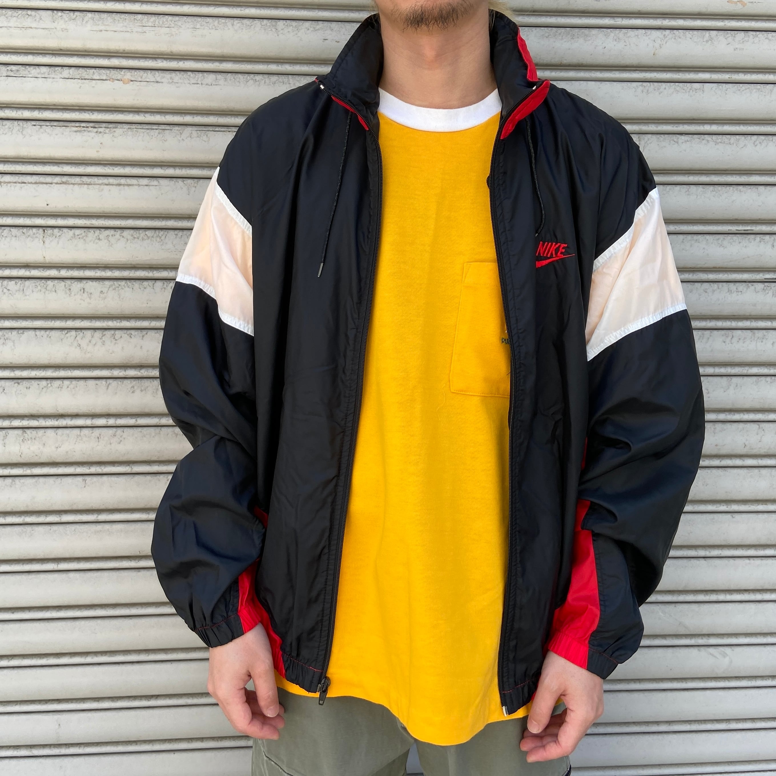 90s NIKE ナイロンジャケット 銀タグ 切り替え配色 黒 赤 白 L 90s NIKE ナイロンジャケット 銀タグ 切り替え配色 黒 赤 白 L