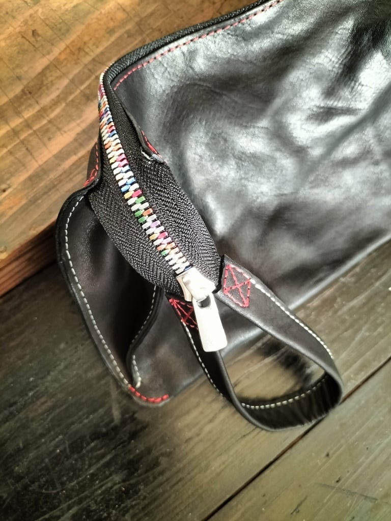 GUIDIアルチザンホースレザーポーチ虹A | FREAK LEATHER ARTISAN