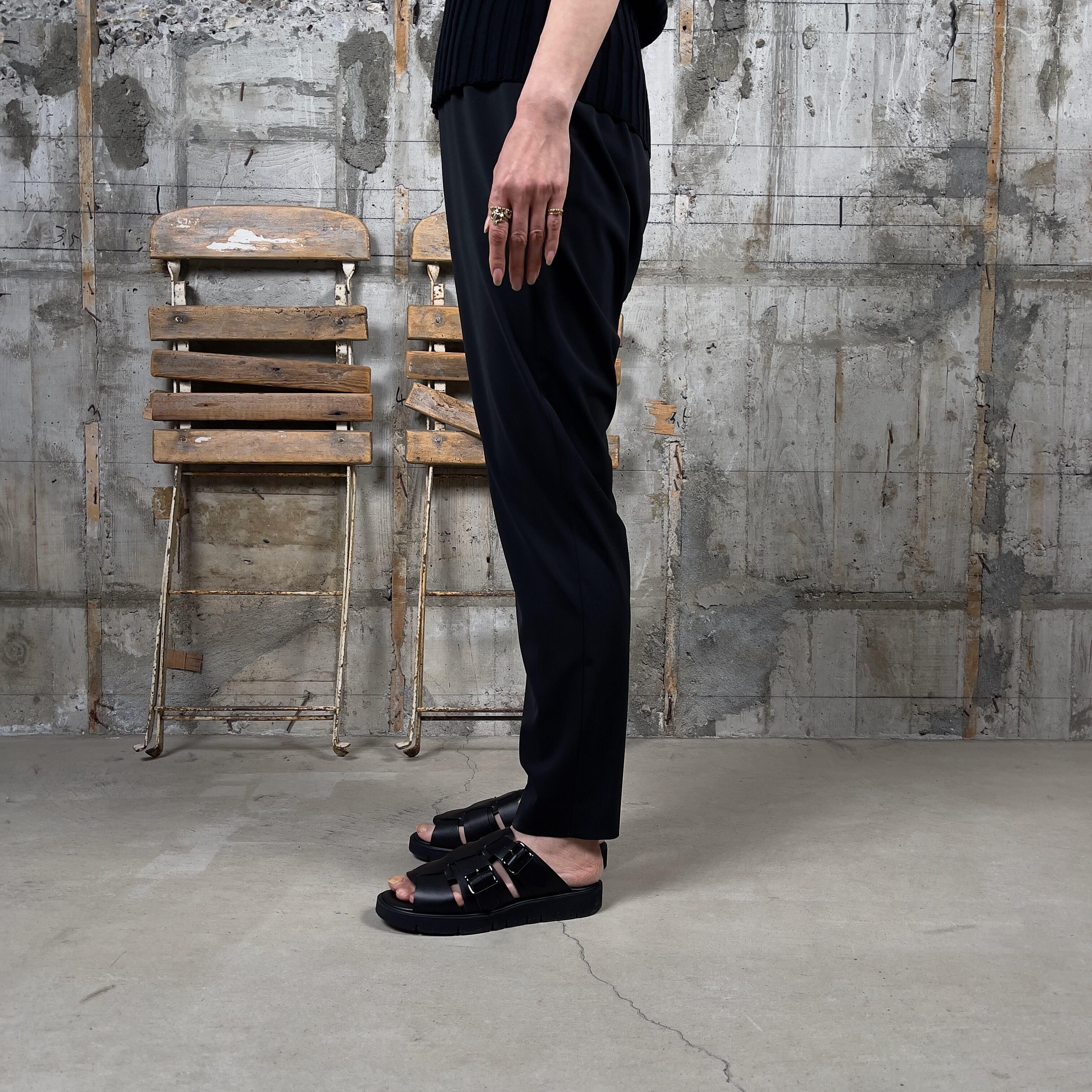 HYKE【ハイク】 STRETCH TAPERED PANTS (13331) | glamour online