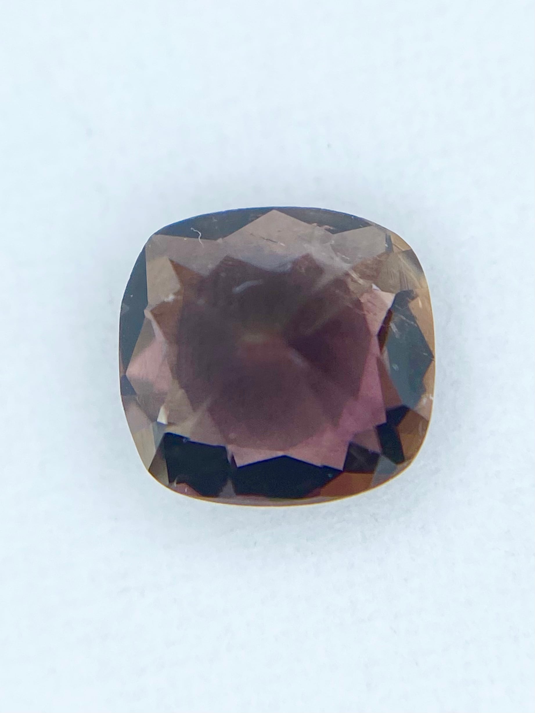 アキシナイト 0.68ct ルース | シークレットベース Secret Base