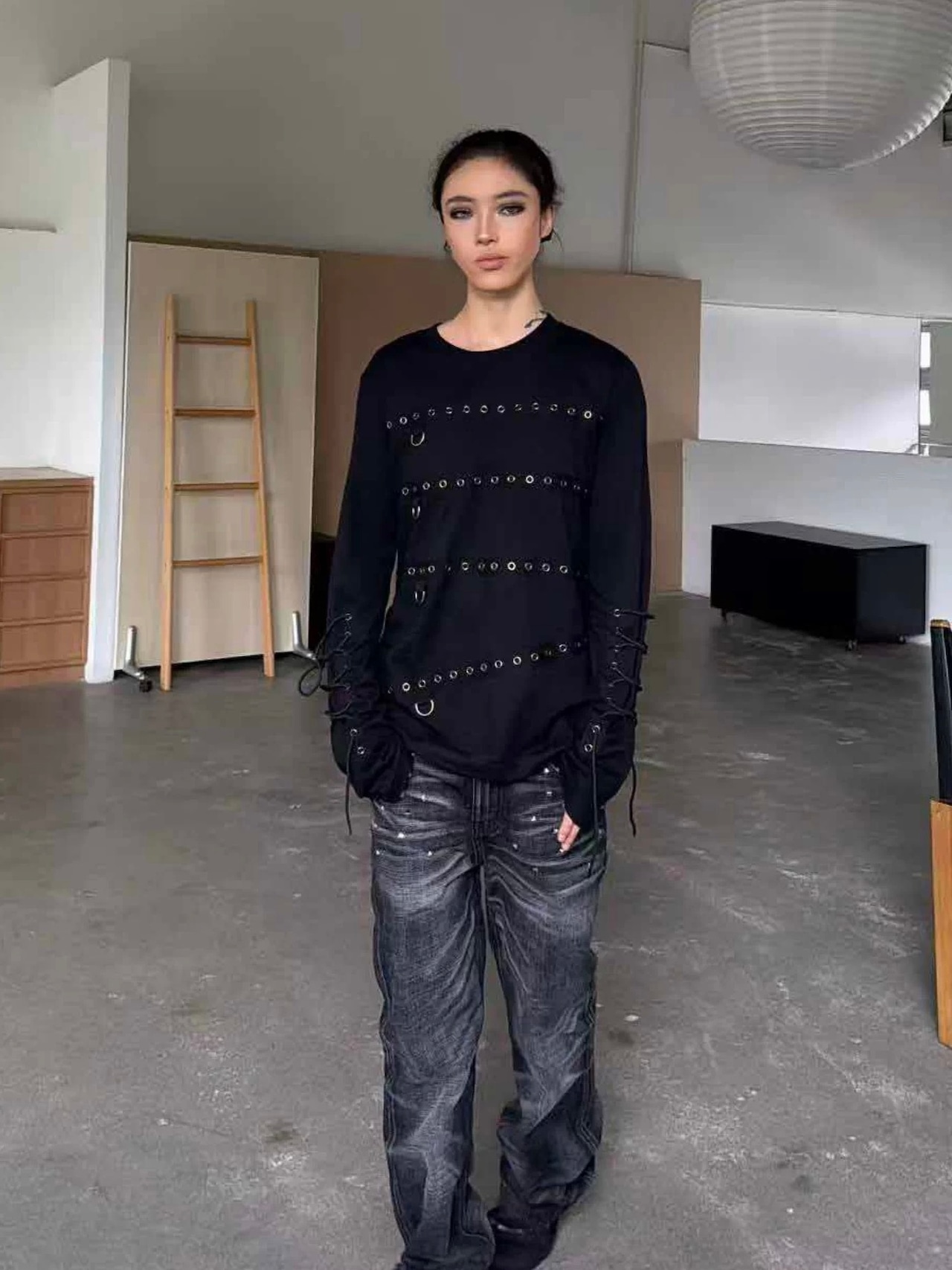 【CinderVein】Metal Loop Strap Long Sleeve