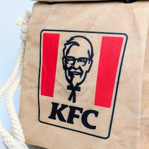 再入荷!【KFC ケンタッキー】ロープショルダーバッグ*紙袋風 / Food Bag 〚アメリカン雑貨 アメトイ〛