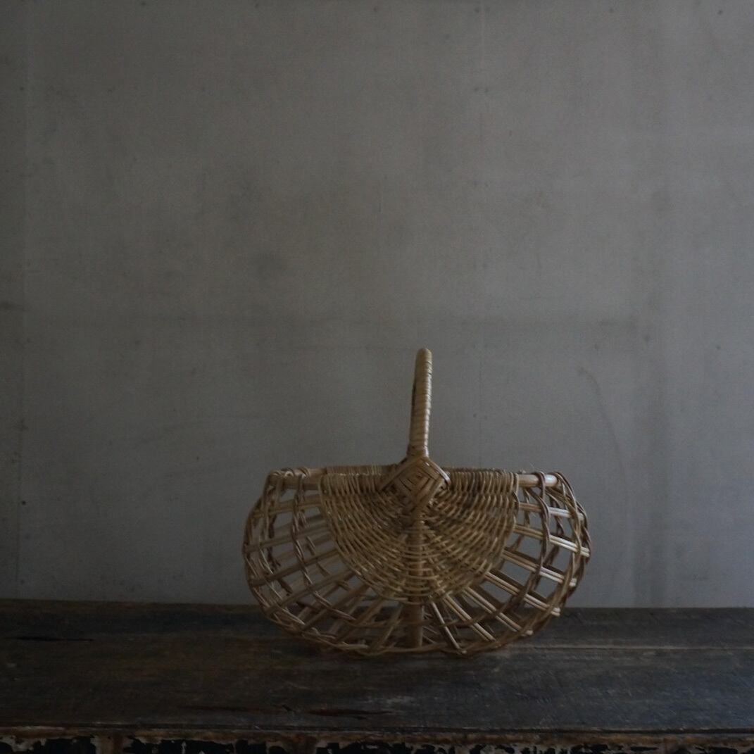 古いフランスのパニエ