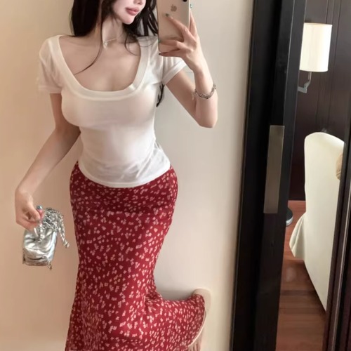 【2点セット】2種／UネックTシャツ＋シフォンフラワースカート ・75980