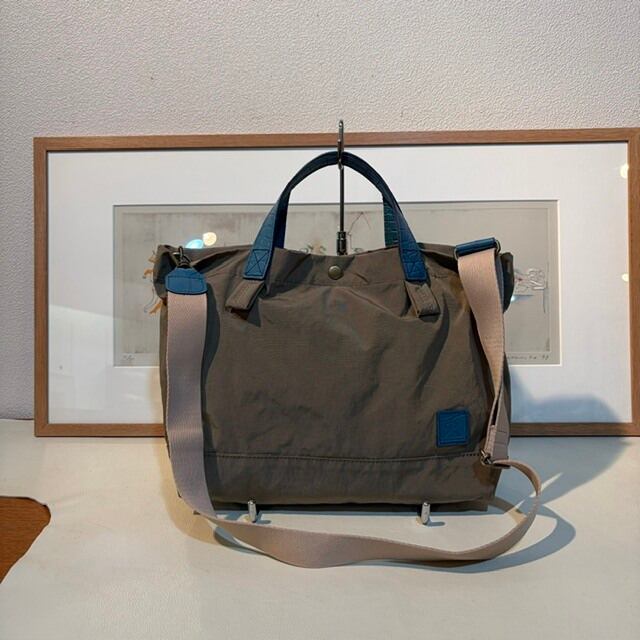 regalo　型押しナイロン3WAYトート(中)　ブルー