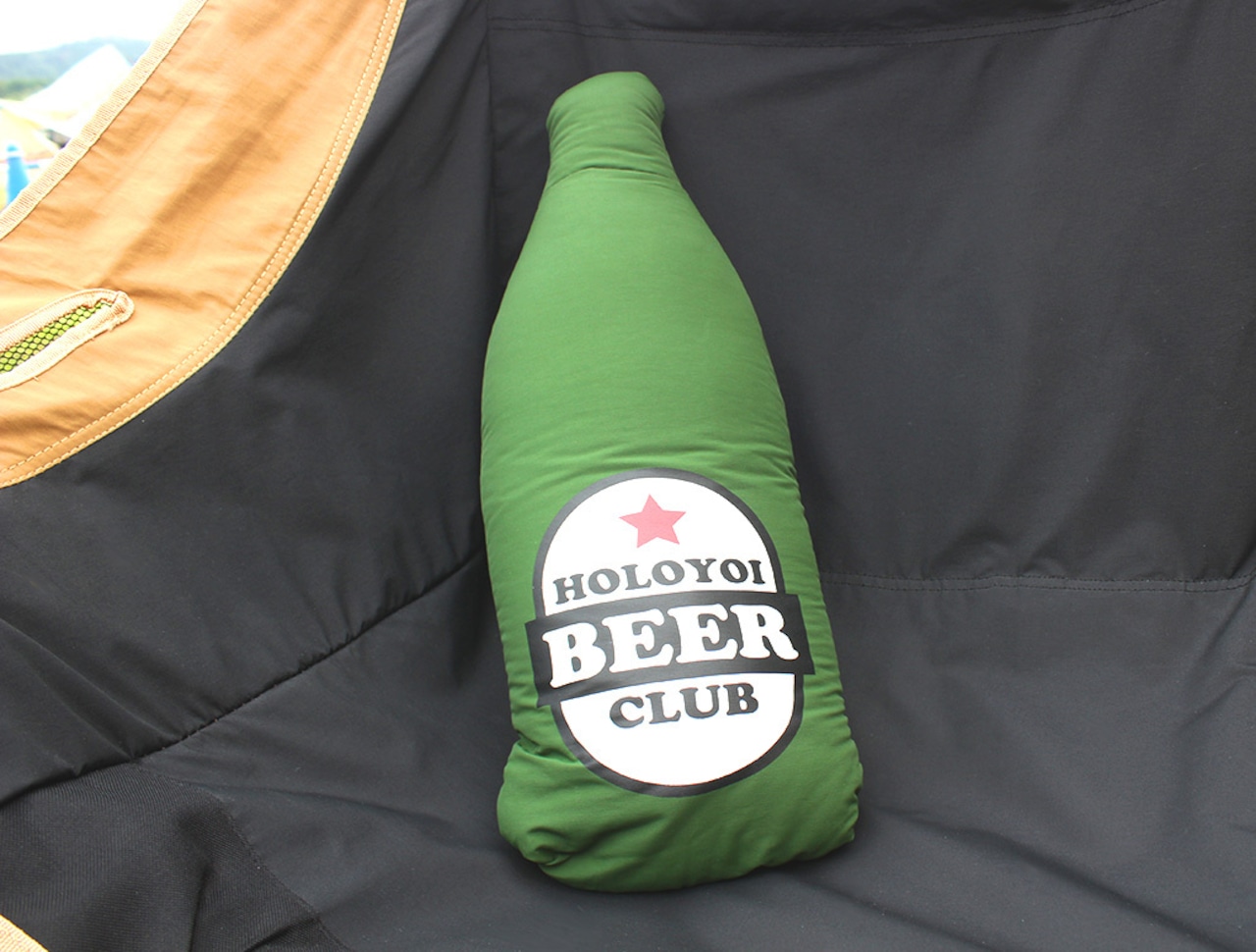 grn outdoor 60/40 CUSHION BLANKET BEER go0463f ブランケット クッション ビアー ビール 毛布 キャンプ 用品 アウトドア ブランド 登山 テント かわいい おしゃれ 防寒 冬 秋 ひざ掛け 素材 プレゼント 通販 ジーアールエヌ