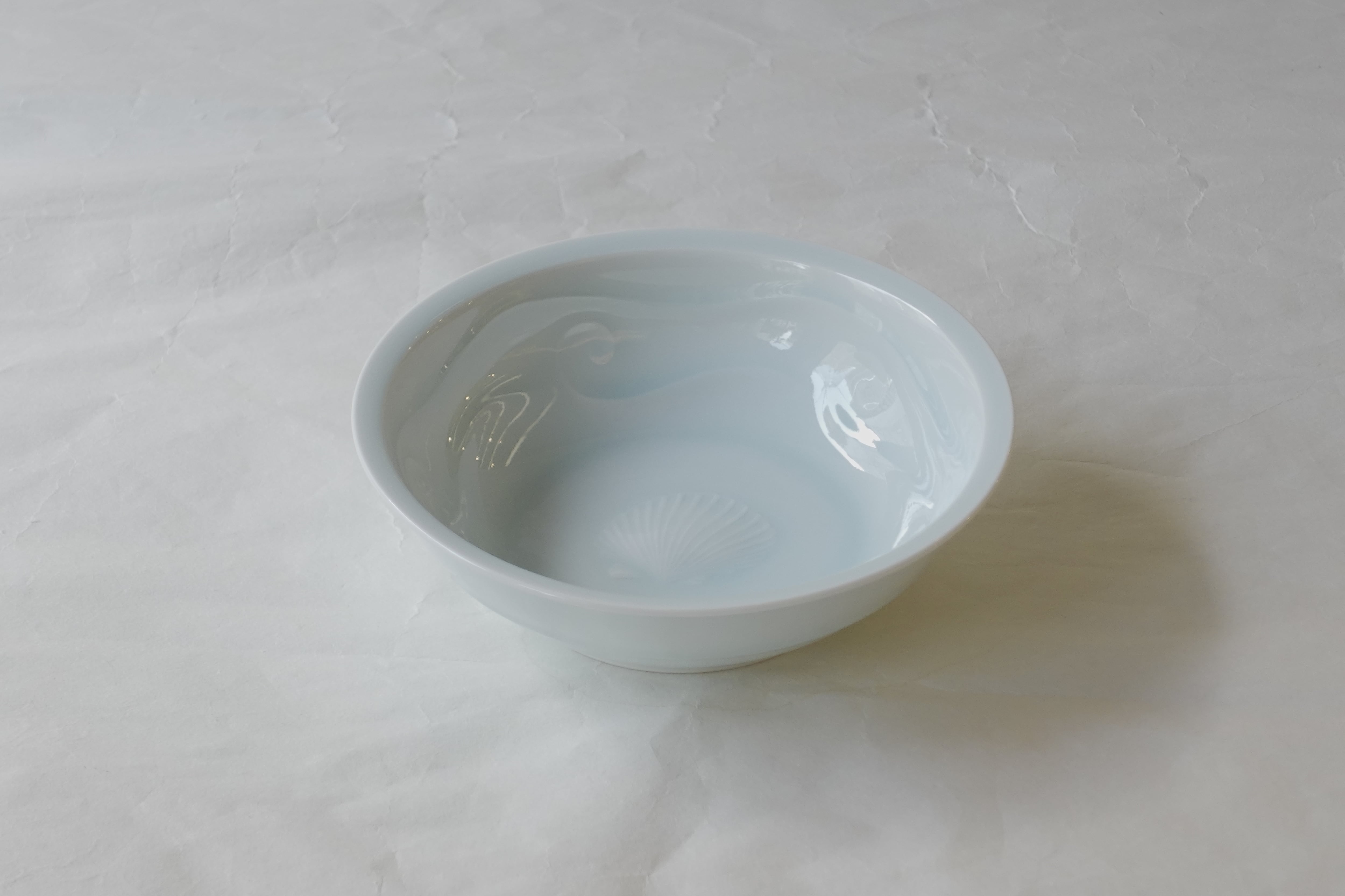 美濃焼 塚本快示 快山窯 青白磁 飛鳥文（ひちょうもん）7寸皿