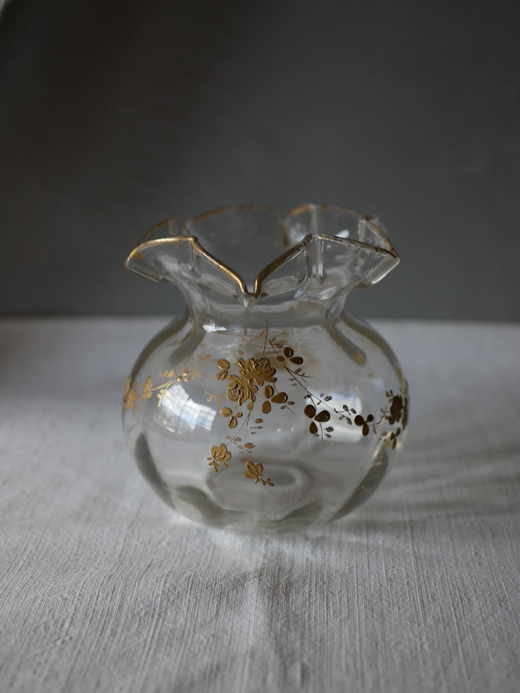 オパリンガラス フラワーベース クリシー フランスヴィンテージ