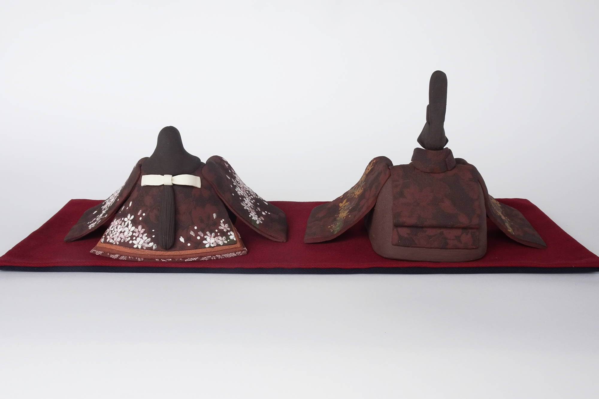 ひな人形(大) 陶雛 澤りか作 (女雛 エンジ、男雛 エンジ) お雛様(敷布