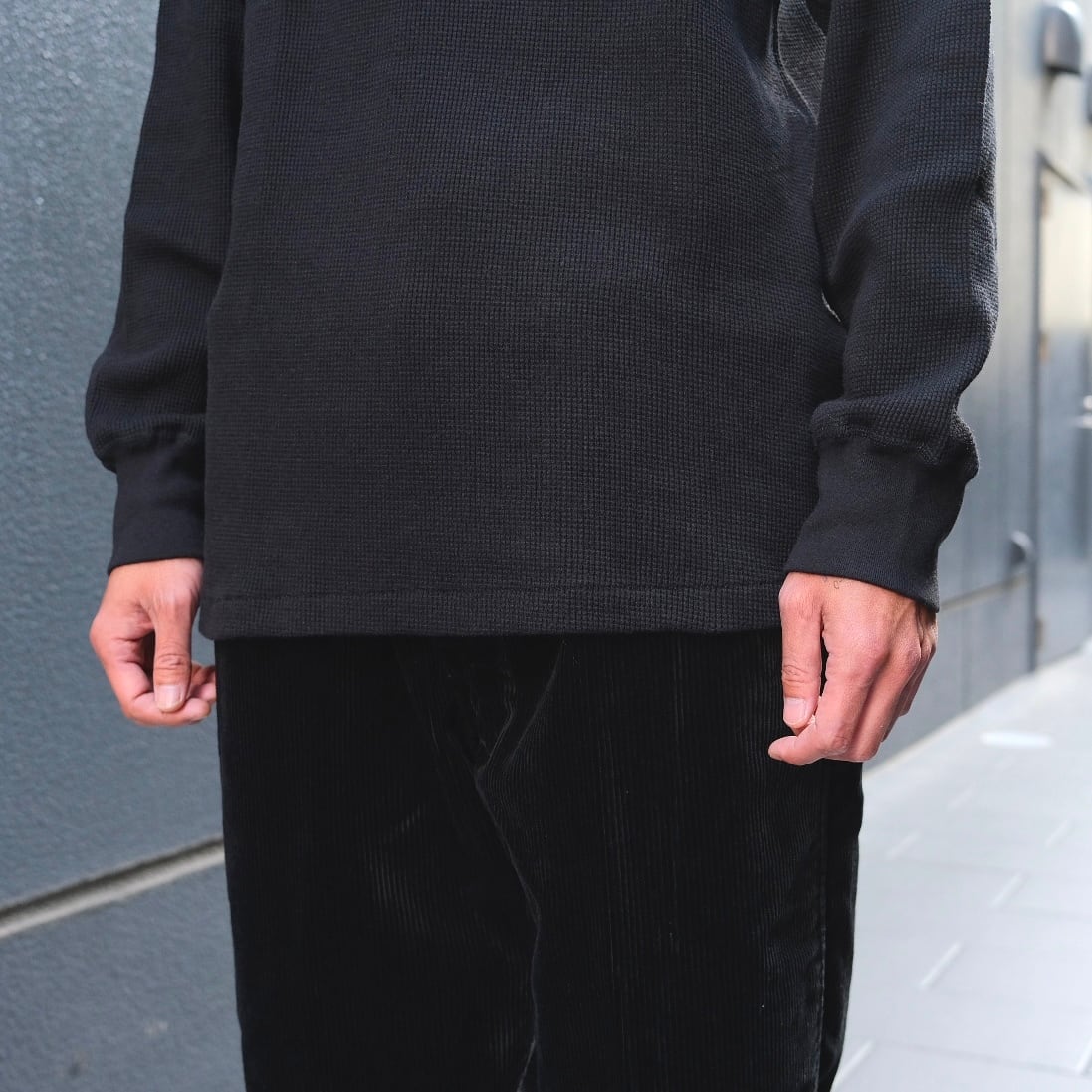 COMOLI(コモリ) / コットンカシミアワッフル長袖クルー-BLACK-(C03