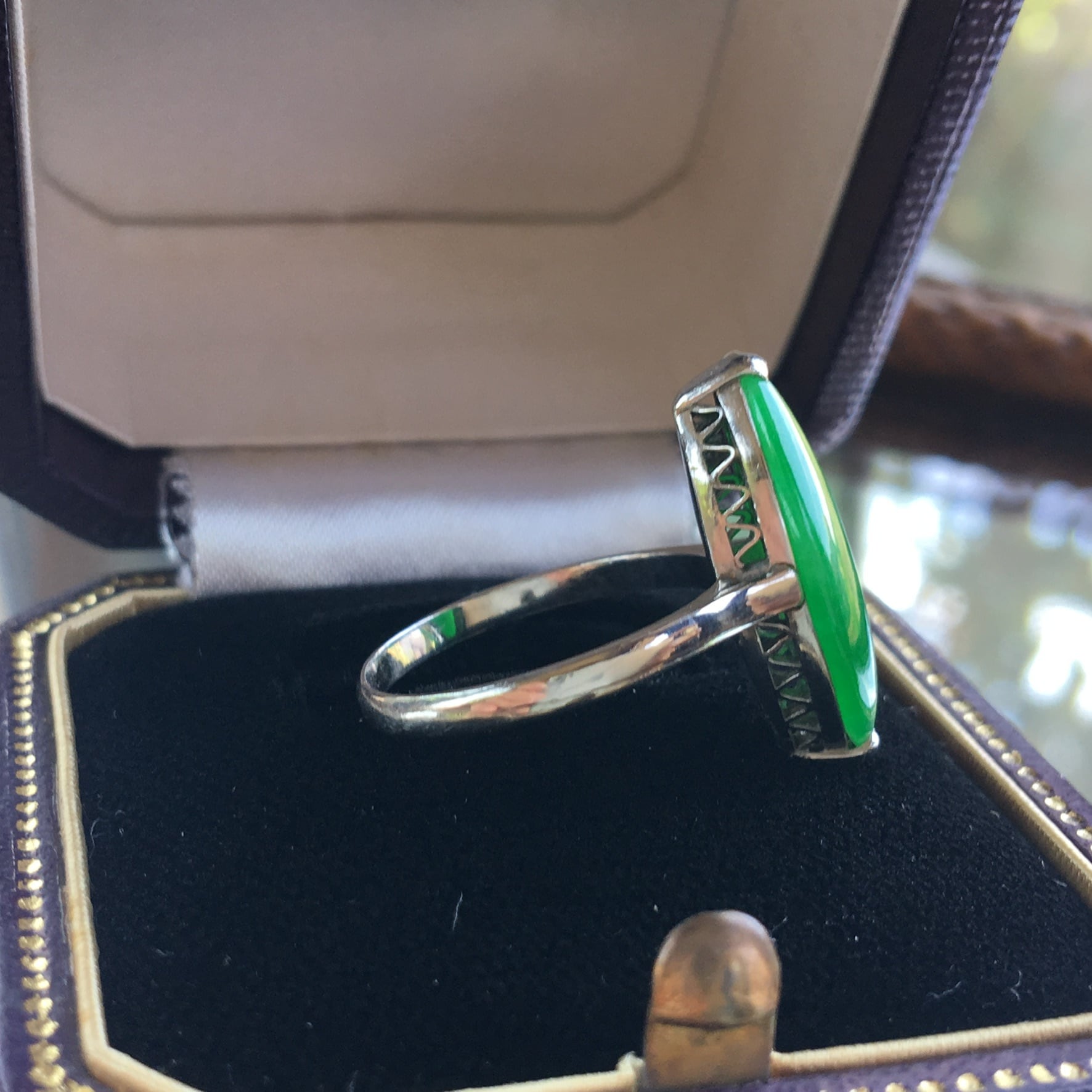 ヴィンテージ プラチナ台に天然翡翠のリング