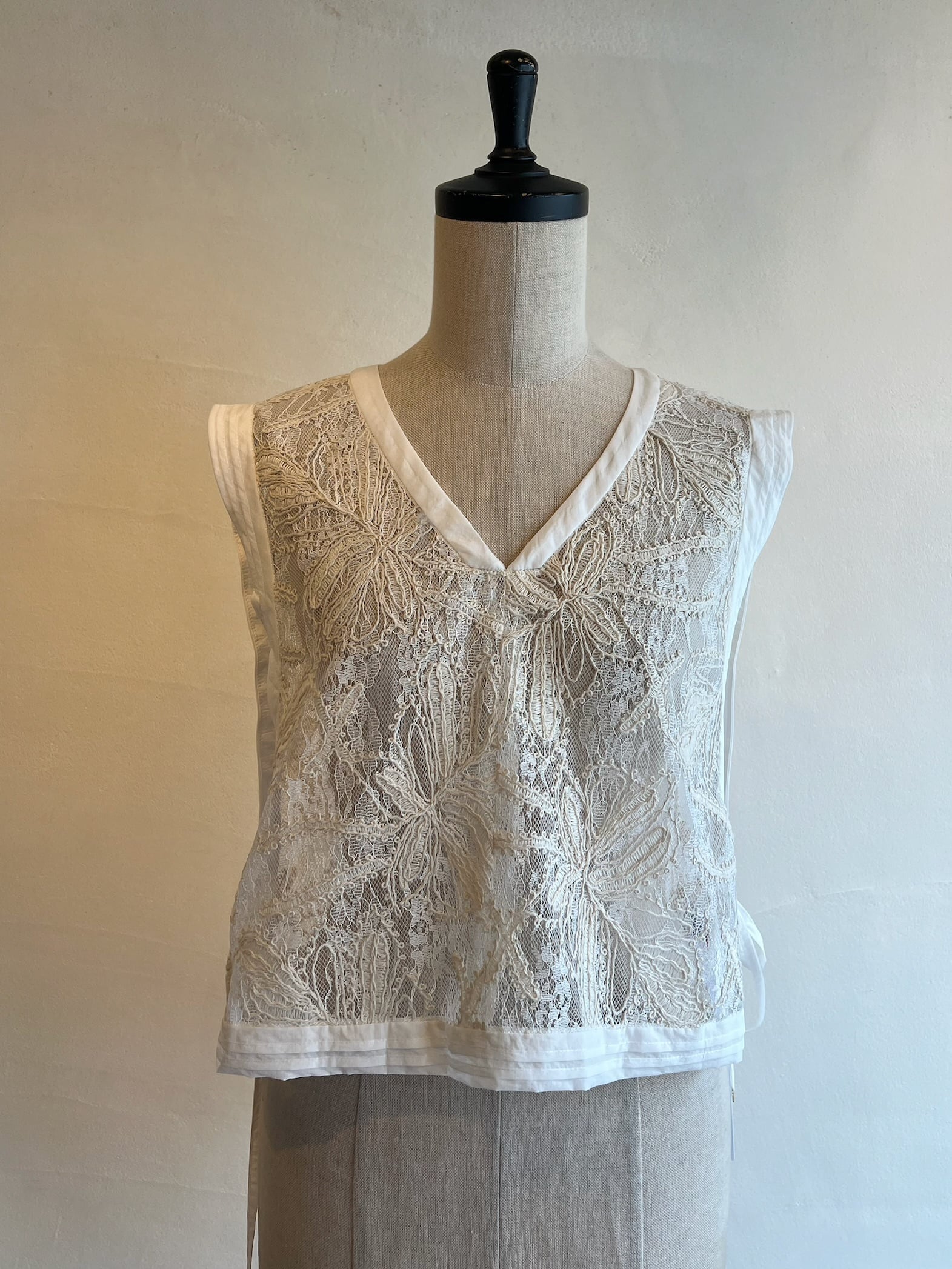 再入荷】Dignite collier / レースベスト | anouk