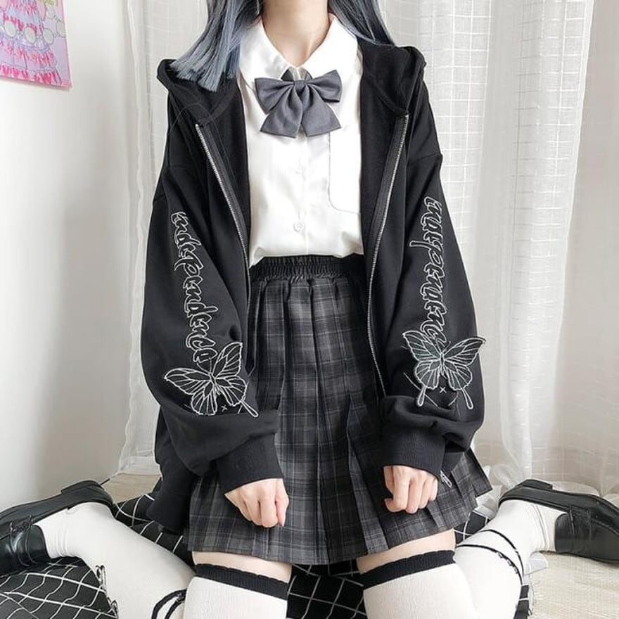 蝶刺繍パーカー ストリート|黒 フード付き ジップアップ オーバーサイズ 地雷系 病み系 英字ロゴ バタフライ ゴシック