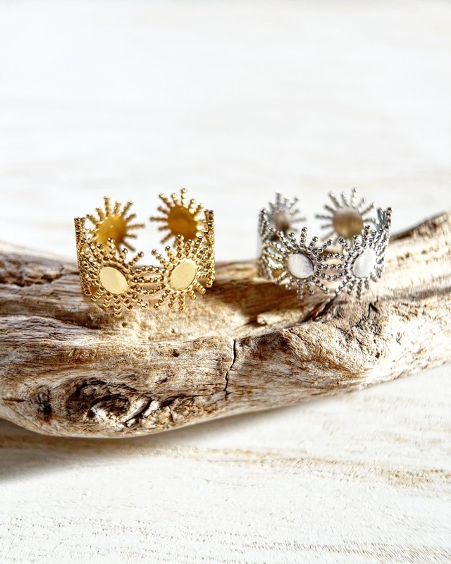 Sun pattern ring