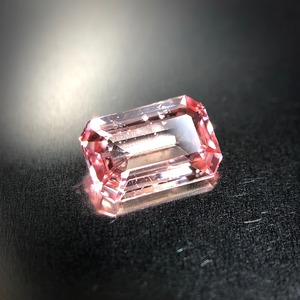 瑞々しい睡蓮色のきらめき 0.54ct 天然 パパラチャサファイア　DGLソーティング付属