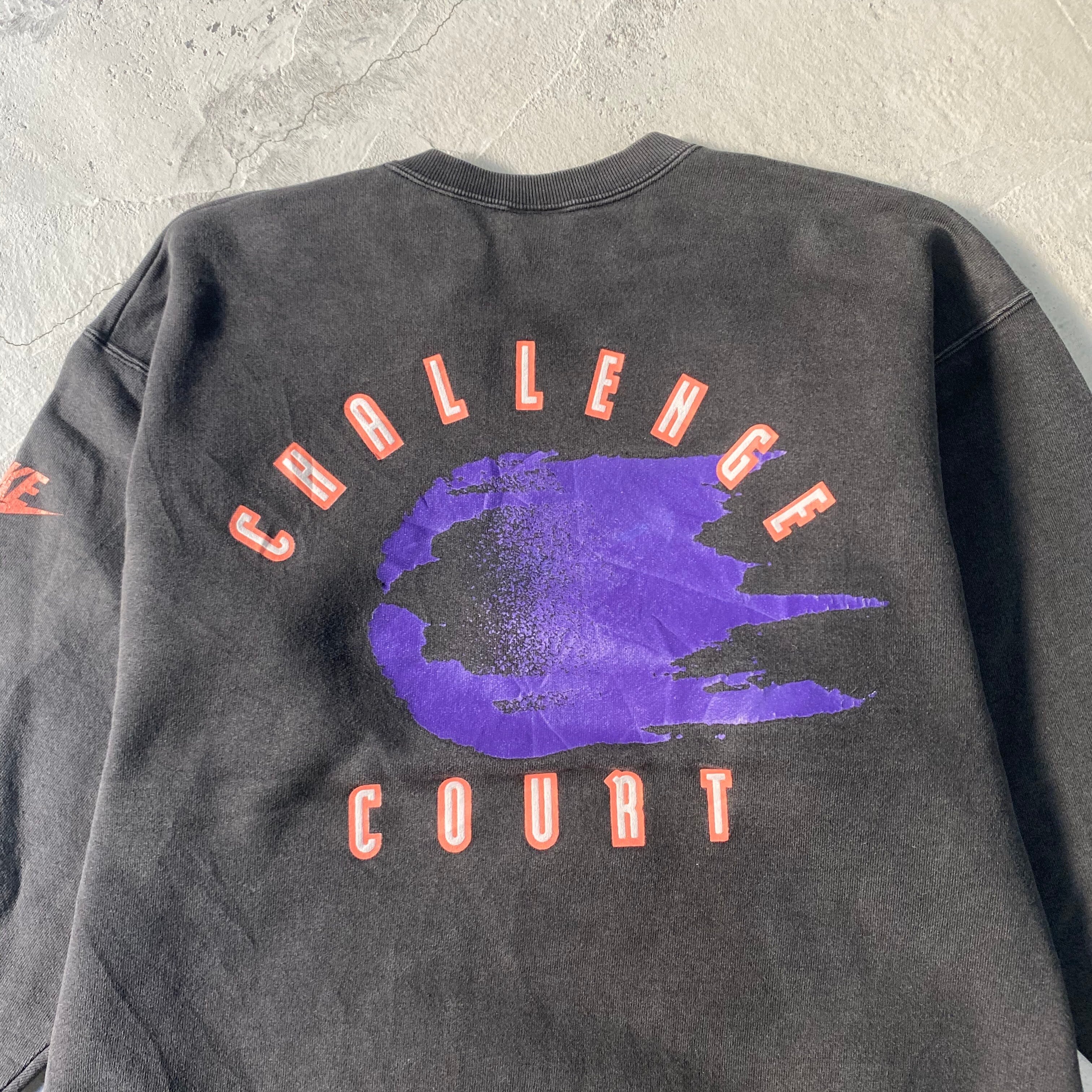 90年代 銀タグ Nike ナイキ Challenge Court チャレンジコート フロントロゴ バックロゴ プリントスウェット トレーナー ヴィンテージ バックプリント フェードブラック 墨黒 メンズl 古着 スウェット Cave 古着屋 公式 古着通販サイト