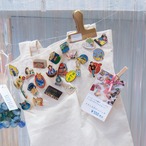 【ピンバッチ】カラフルなシャツ