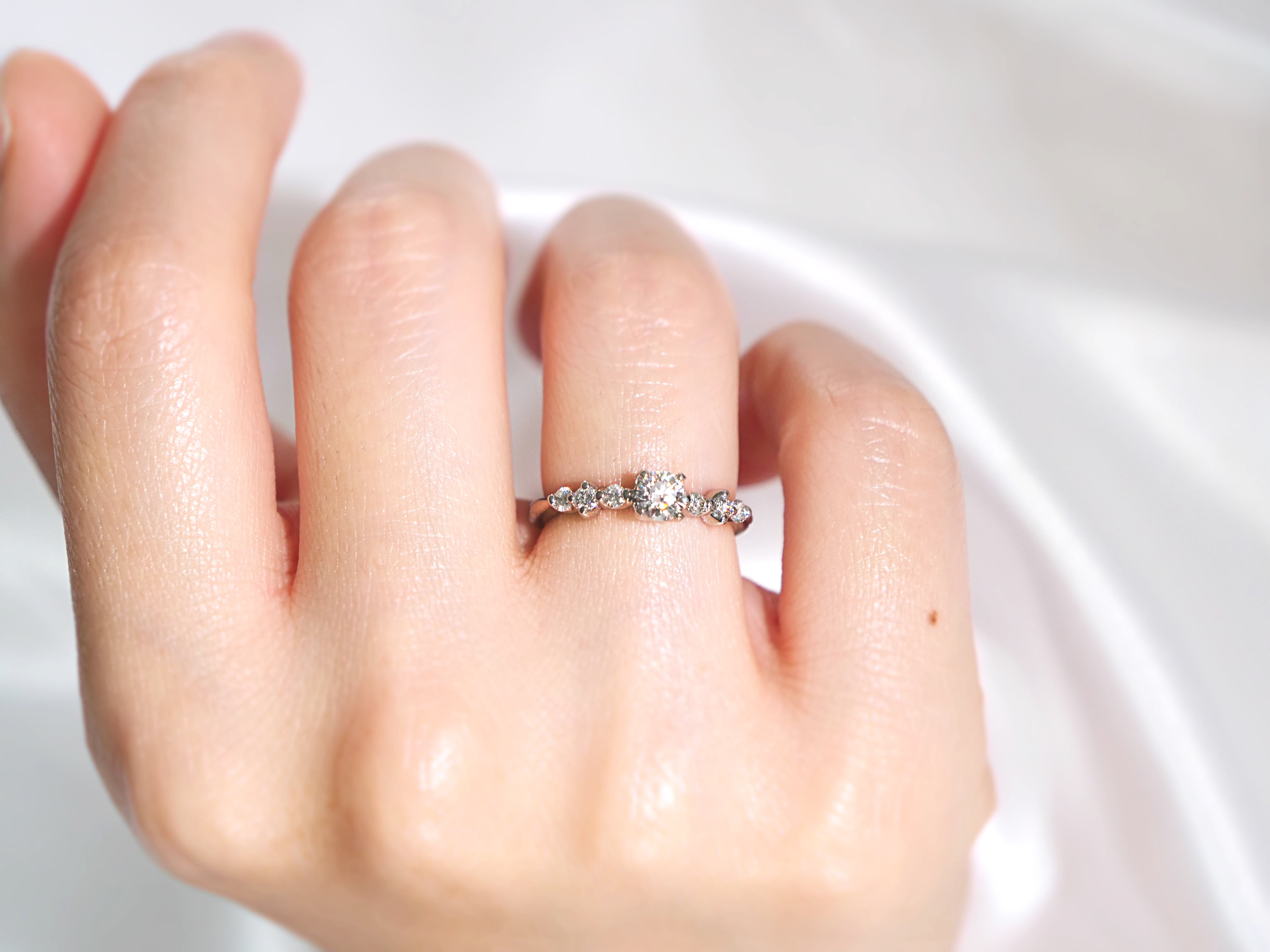 【婚約指輪 / 永久保証】Pt900 天然ダイヤモンド 【中石0.336ct】婚約指輪 プロポーズリング【サイズ直し無料】