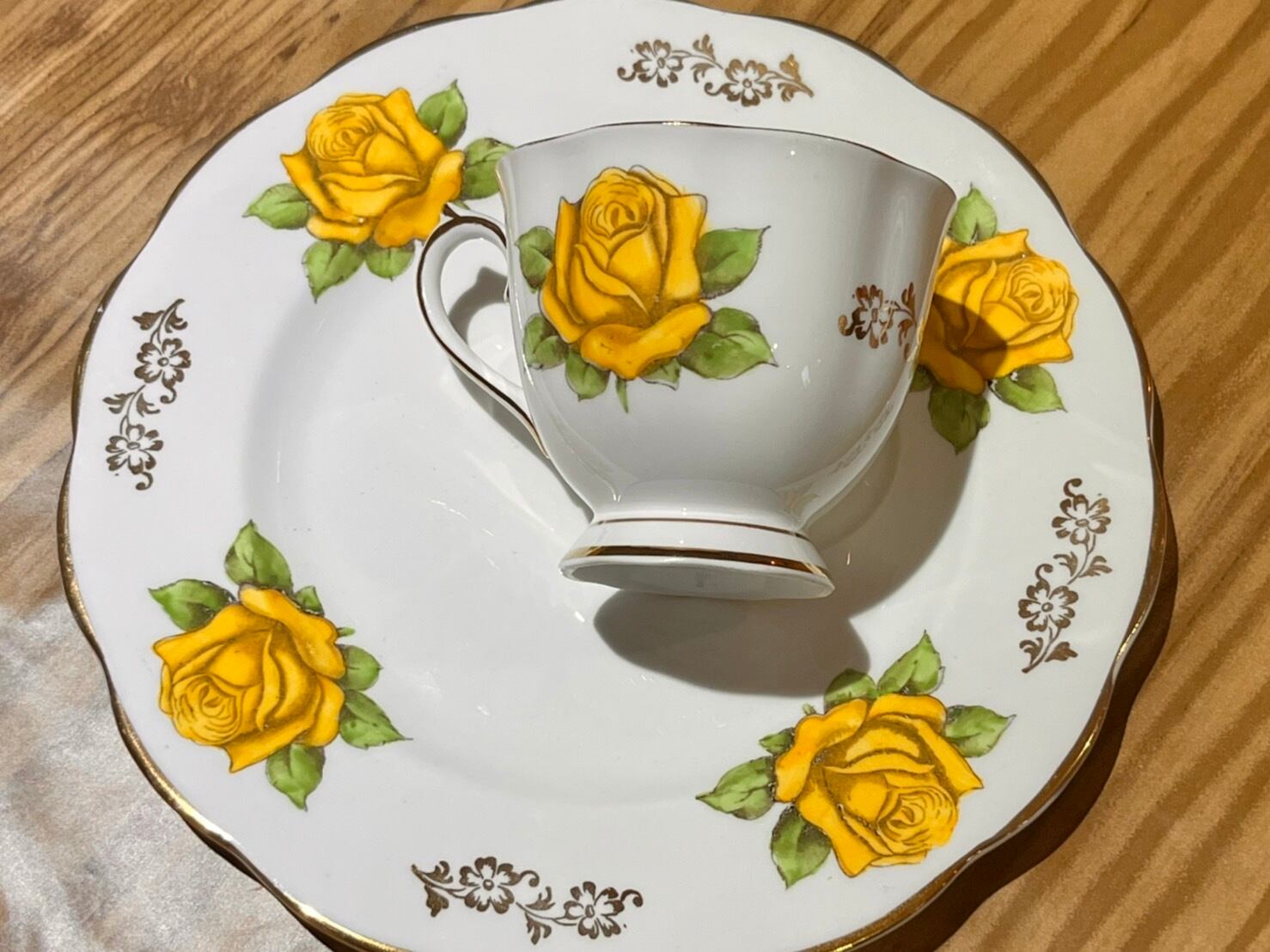 ロイヤルアルバート(1940年代） ヴィンテージ ピカルディローズ テニス